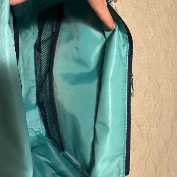 Thirty one True Beauty Bag in Paisley Day - Picture 6 of 10